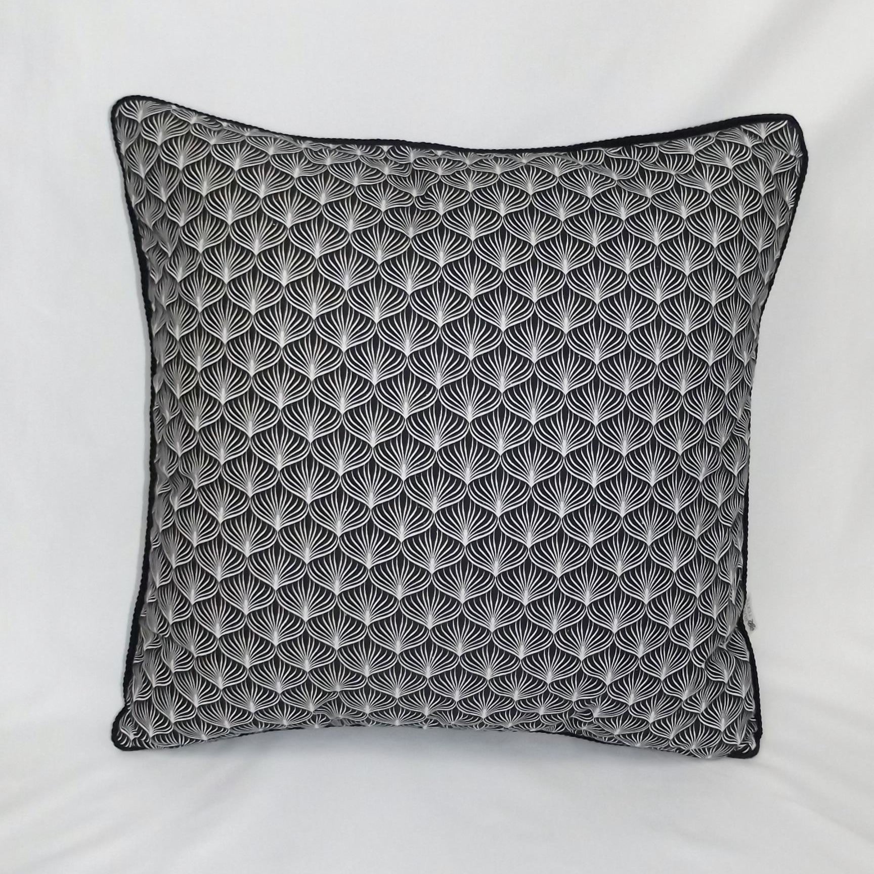 Cojín Art Déco Raíz Negro con Vivo • Algodón Premium