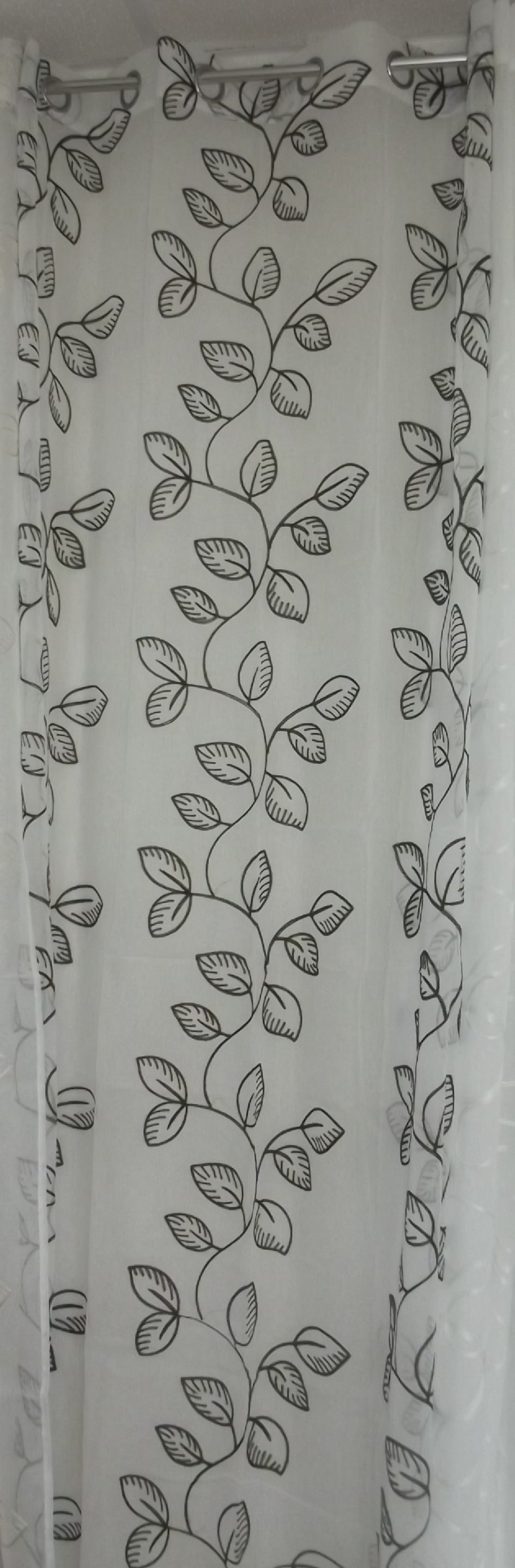 Visillo Kate Verde – Estilo Botánico y Elegancia en Contraste (140 x 260 cm)