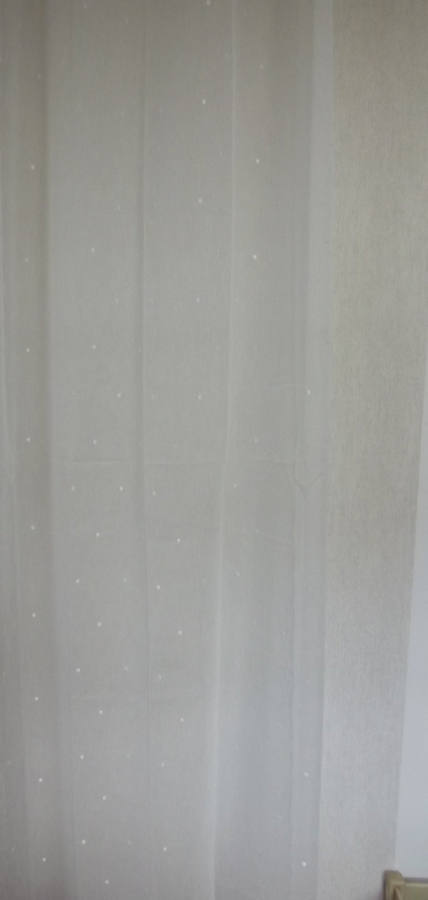 Visillo Lunares Blanco – Elegancia Atemporal y Suavidad Lumínica (140 x 260 cm)