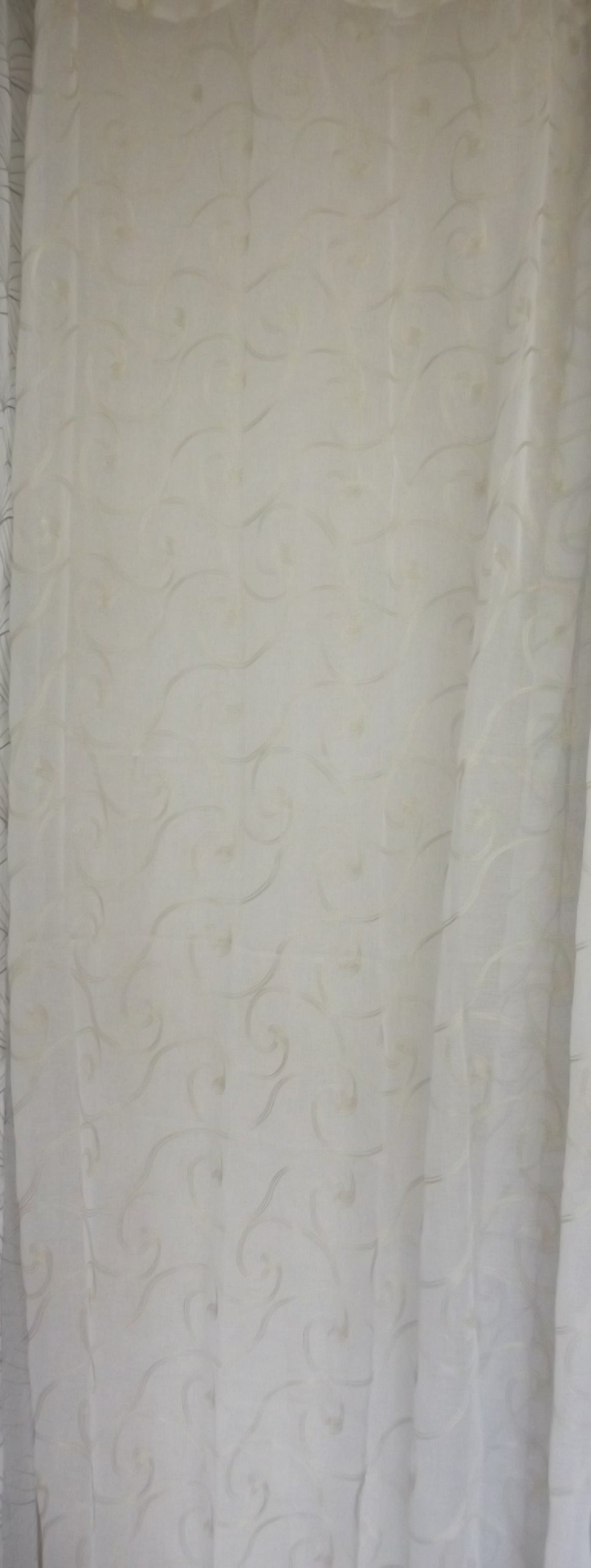 Visillo Nala Beige – Sofisticación Clásica y Calidez Envolvente (140 x 260 cm)
