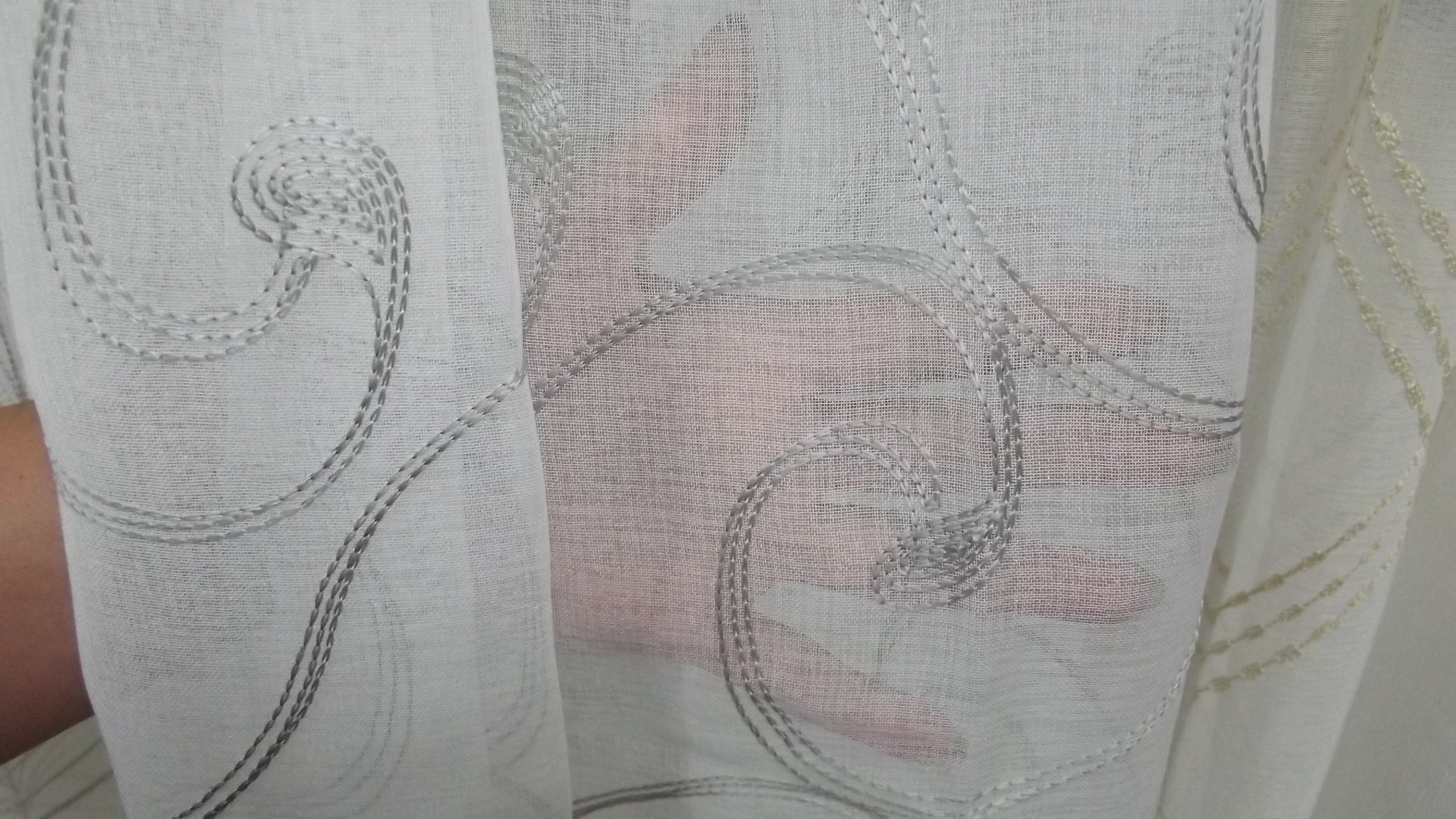Visillo Nala Gris – Elegancia Contemporánea y Contraste Sofisticado (140 x 260 cm)