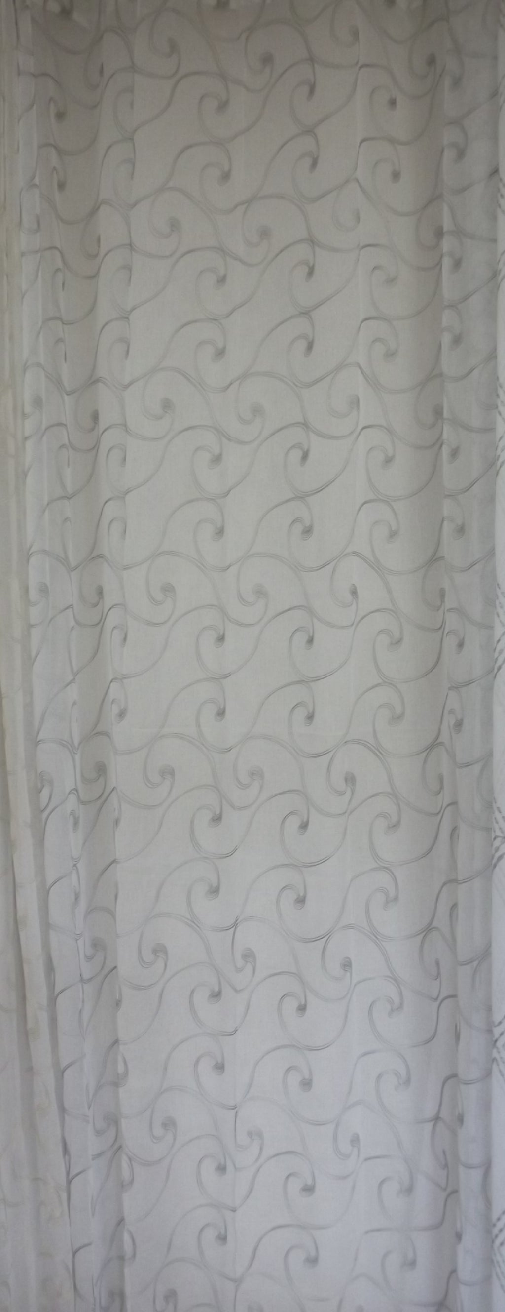 Visillo Nala Gris – Elegancia Contemporánea y Contraste Sofisticado (140 x 260 cm)