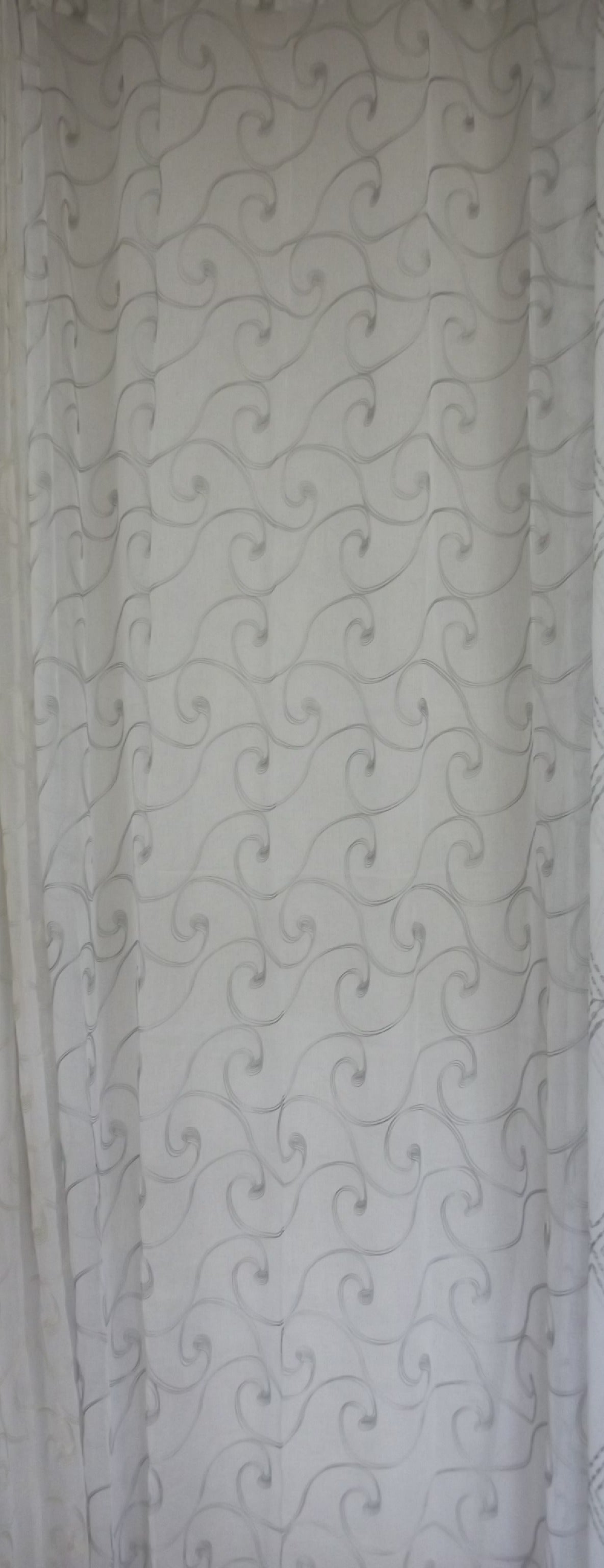 Visillo Nala Gris – Elegancia Contemporánea y Contraste Sofisticado (140 x 260 cm)