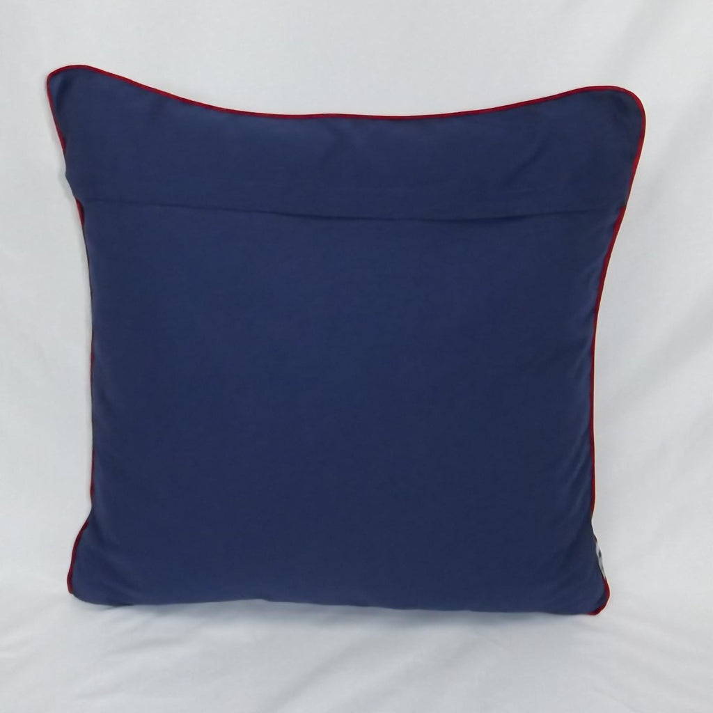 Cojín Nami Azul con Vivo Rojo 50x50 | 100% Algodón (Con Relleno)