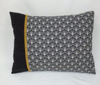 Cojín de Lujo Art Déco Raíz Negro y Oro (50x36 cm) – Con Relleno Incluido