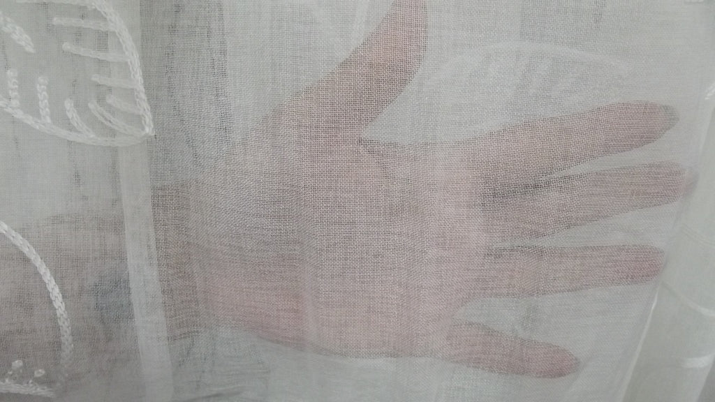 Visillo Kate Blanco – Frescura Luminosa y Diseño de Hojas Bordadas (140 x 260 cm)