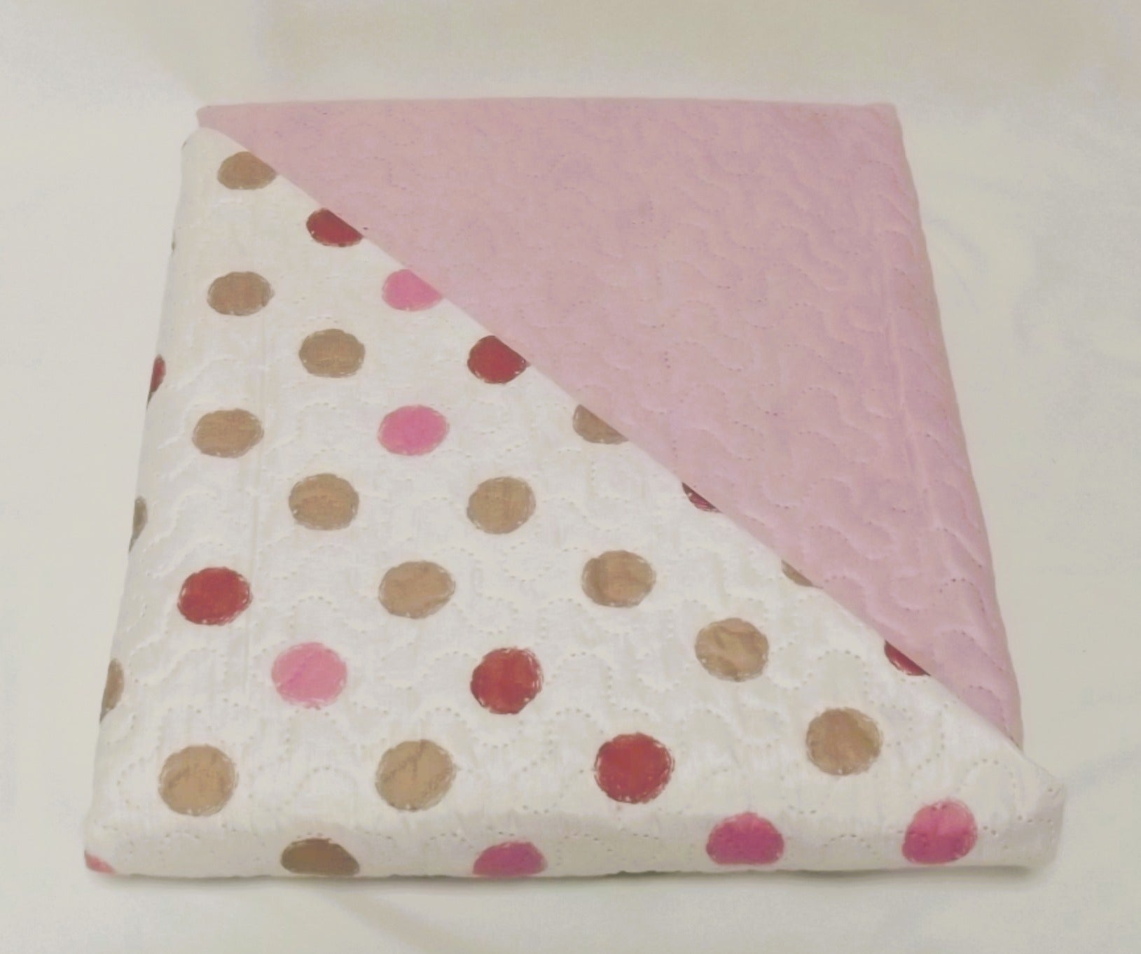Colcha Bouti Eva: Elegancia y Estilo de Lunares para tu Dormitorio