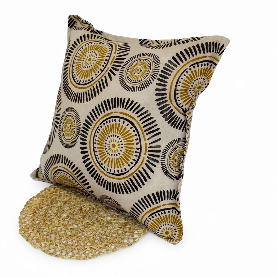 Cojín Decorativo "Sol Mostaza" – Estilo Boho
