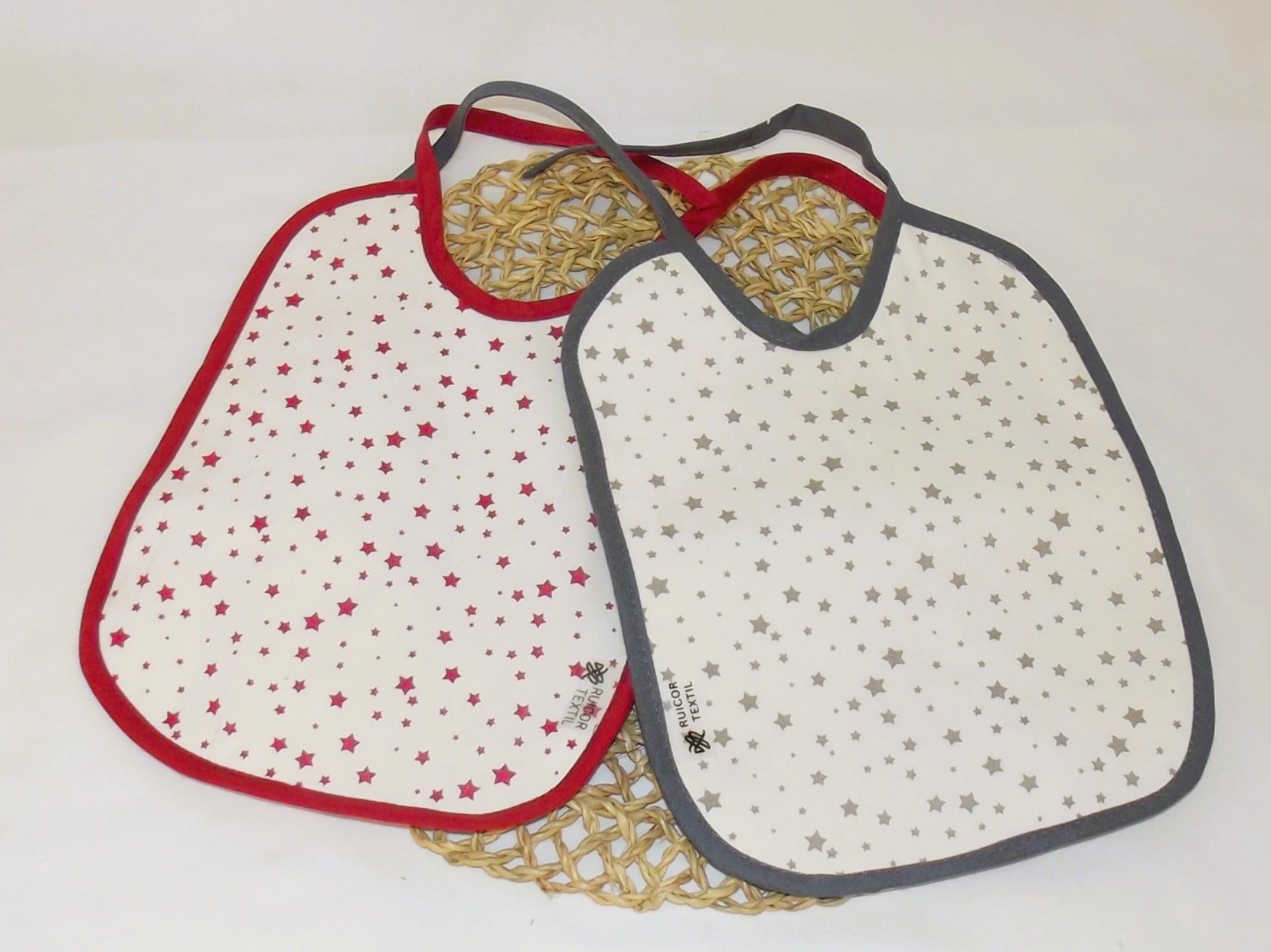 Babero Impermeable de Algodón Reutilizable – Confección Artesanal