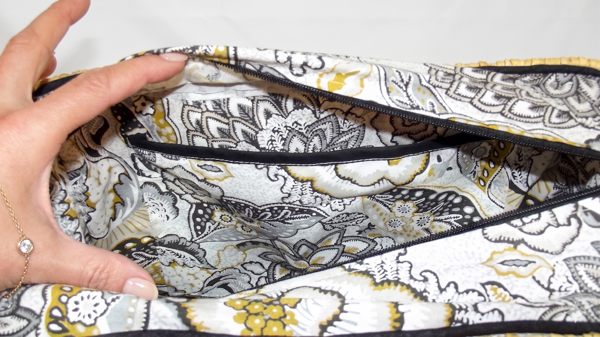 Capazo Zoco con bolsillo exterior grande, detalle de costura