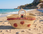 Capazo Esencia del Mediterráneo en escena de playa, verano artesanal
