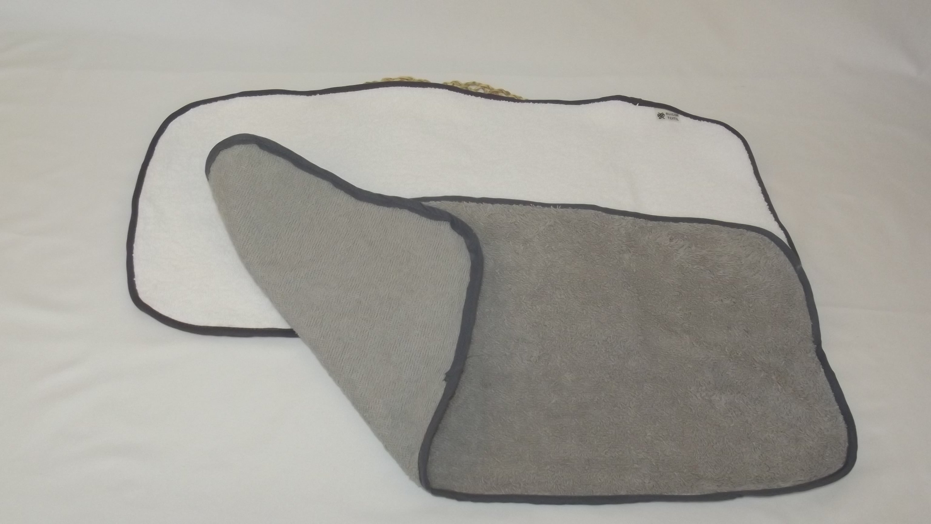 Babero de Hombro Antieructos para Bebé (62x30 cm) – Algodón y Bambú Premium